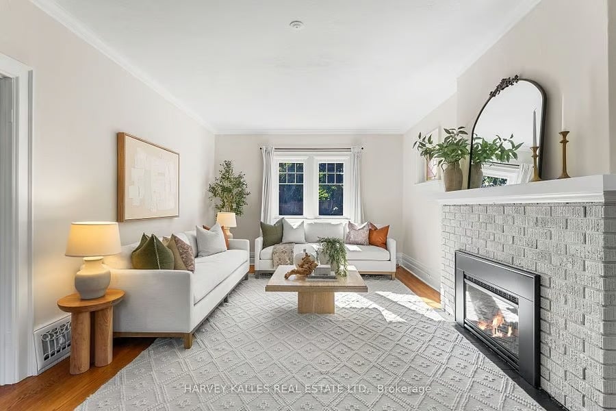 213 St Leonards Ave