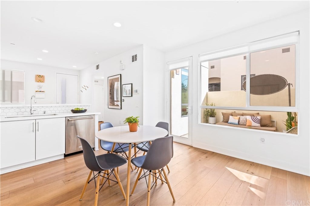 118 S Avenue 50, Unit 301