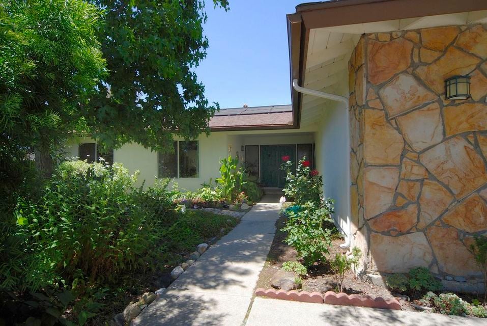 6438 Caroldale Ln