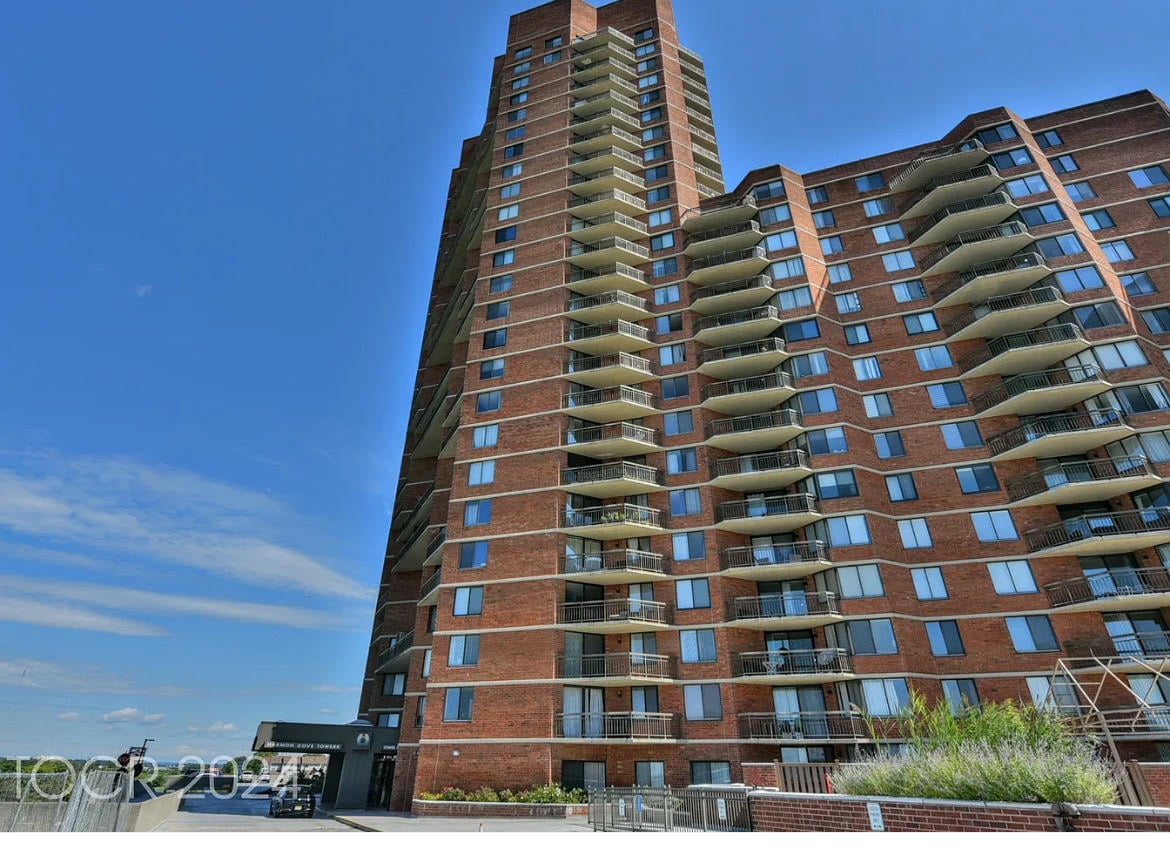 1018 Harmon Cove Tower