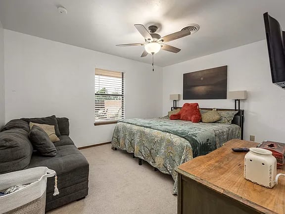 3004 Los Robles