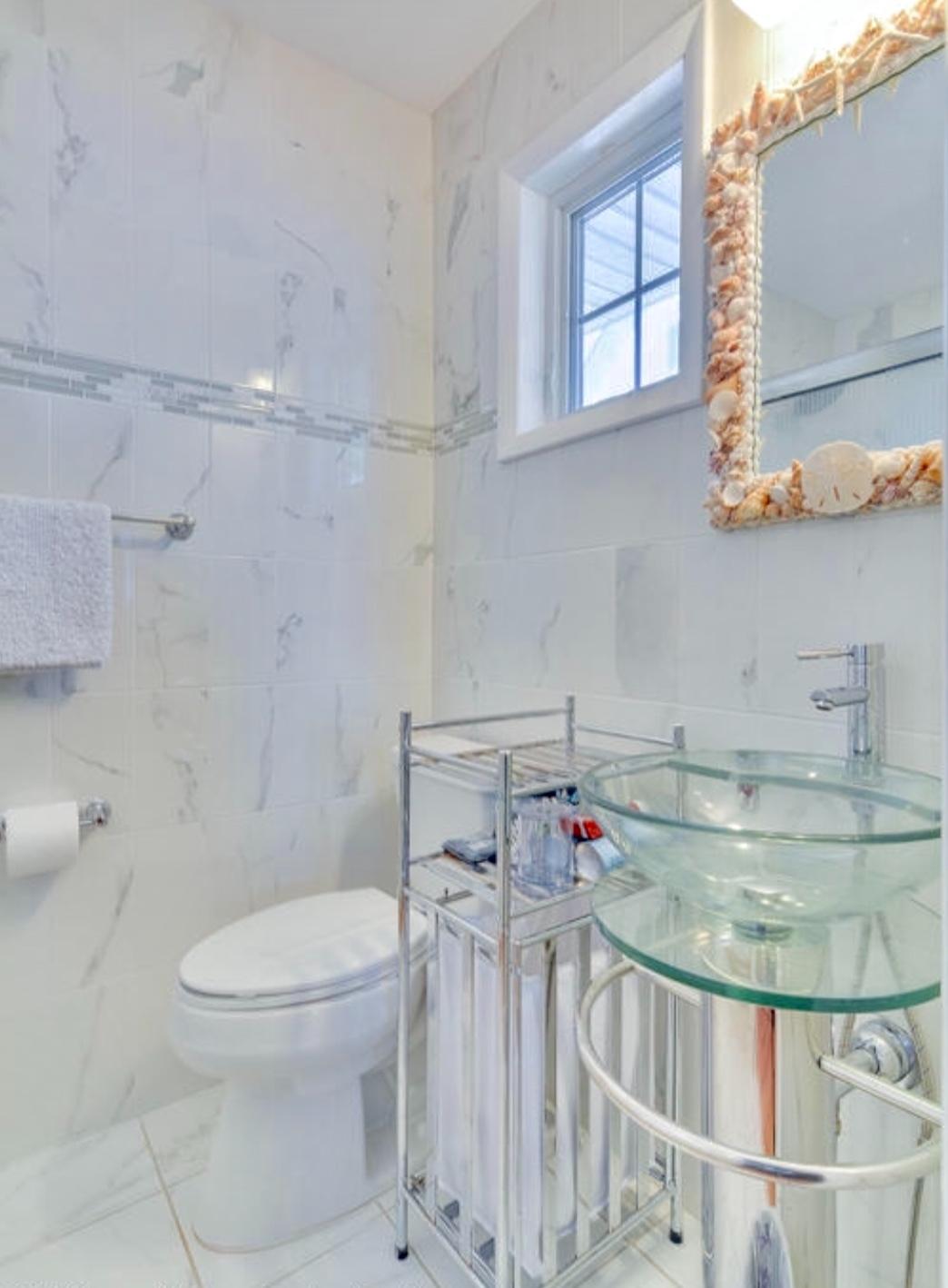 #213 Summer Rental - Newly Renovated 2 Blocks to the Beach