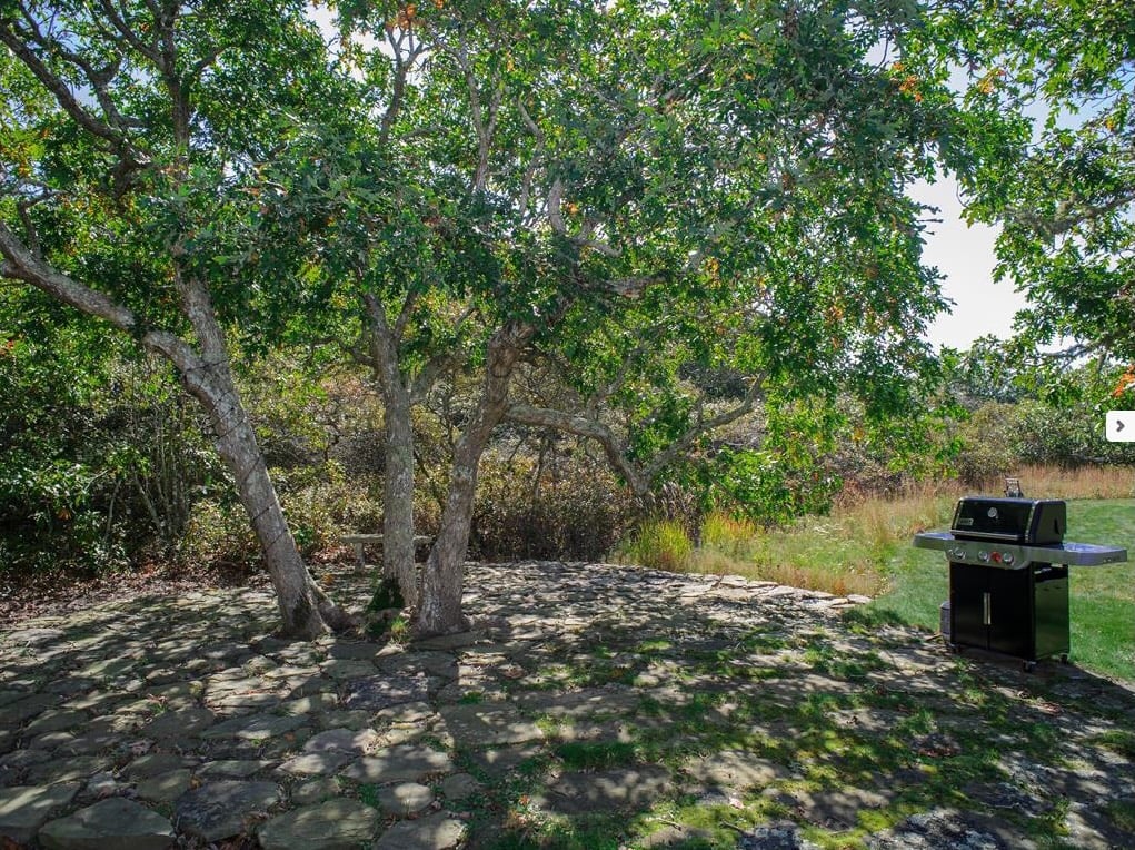 23 Black Point Rd