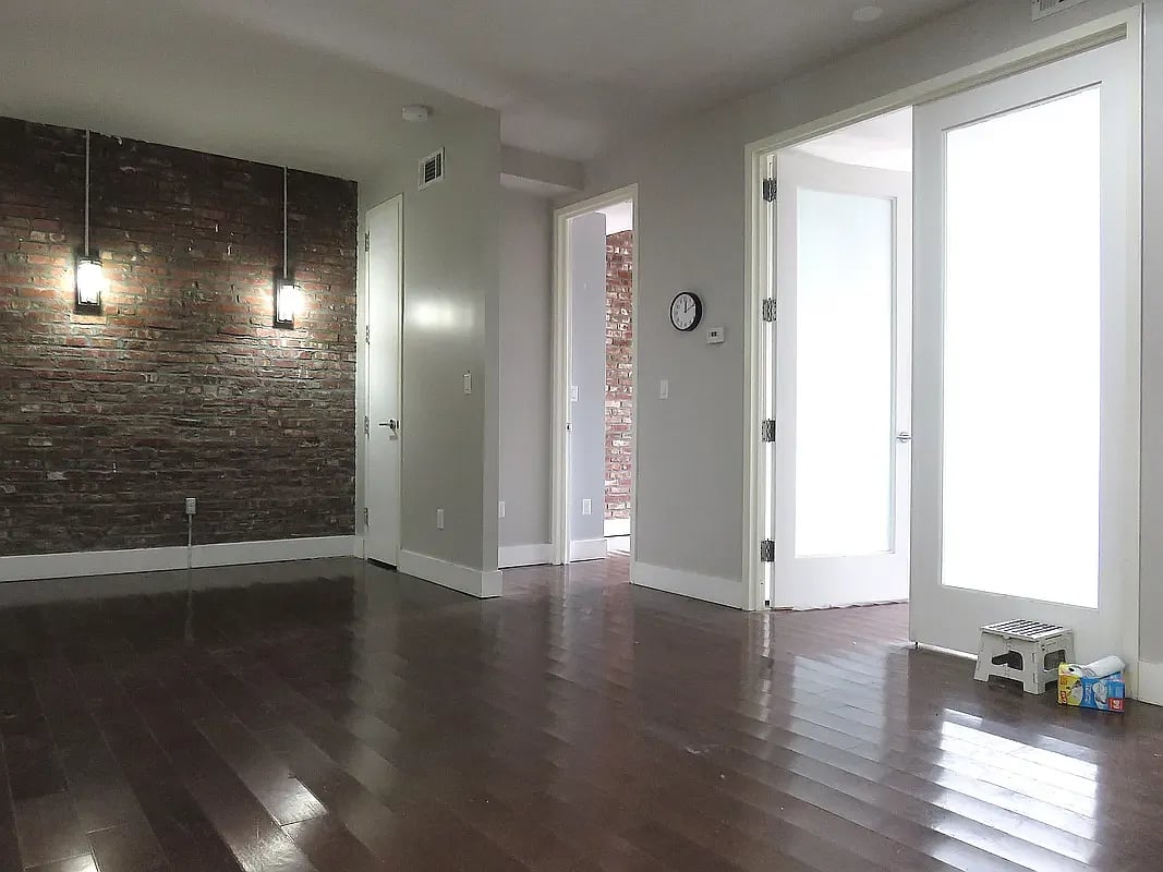 204 Starr St 2F
