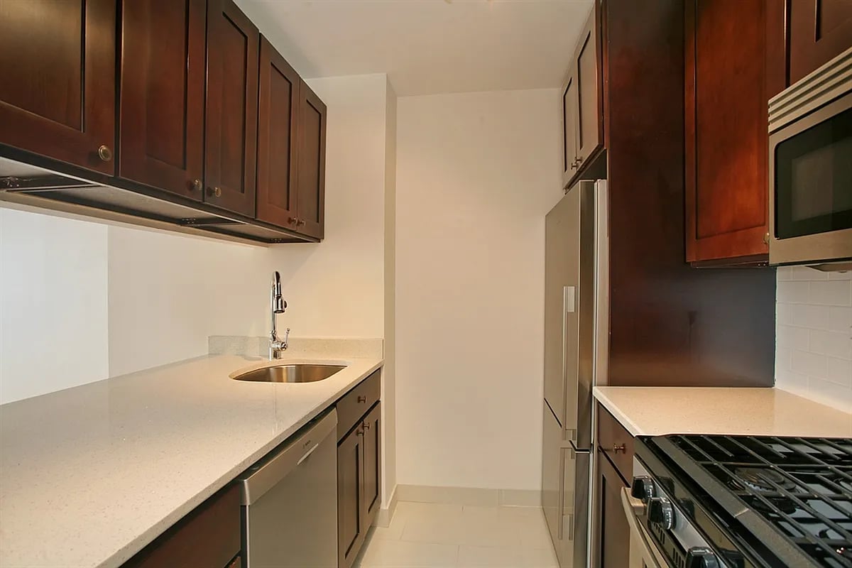 200 Rector Place #32C