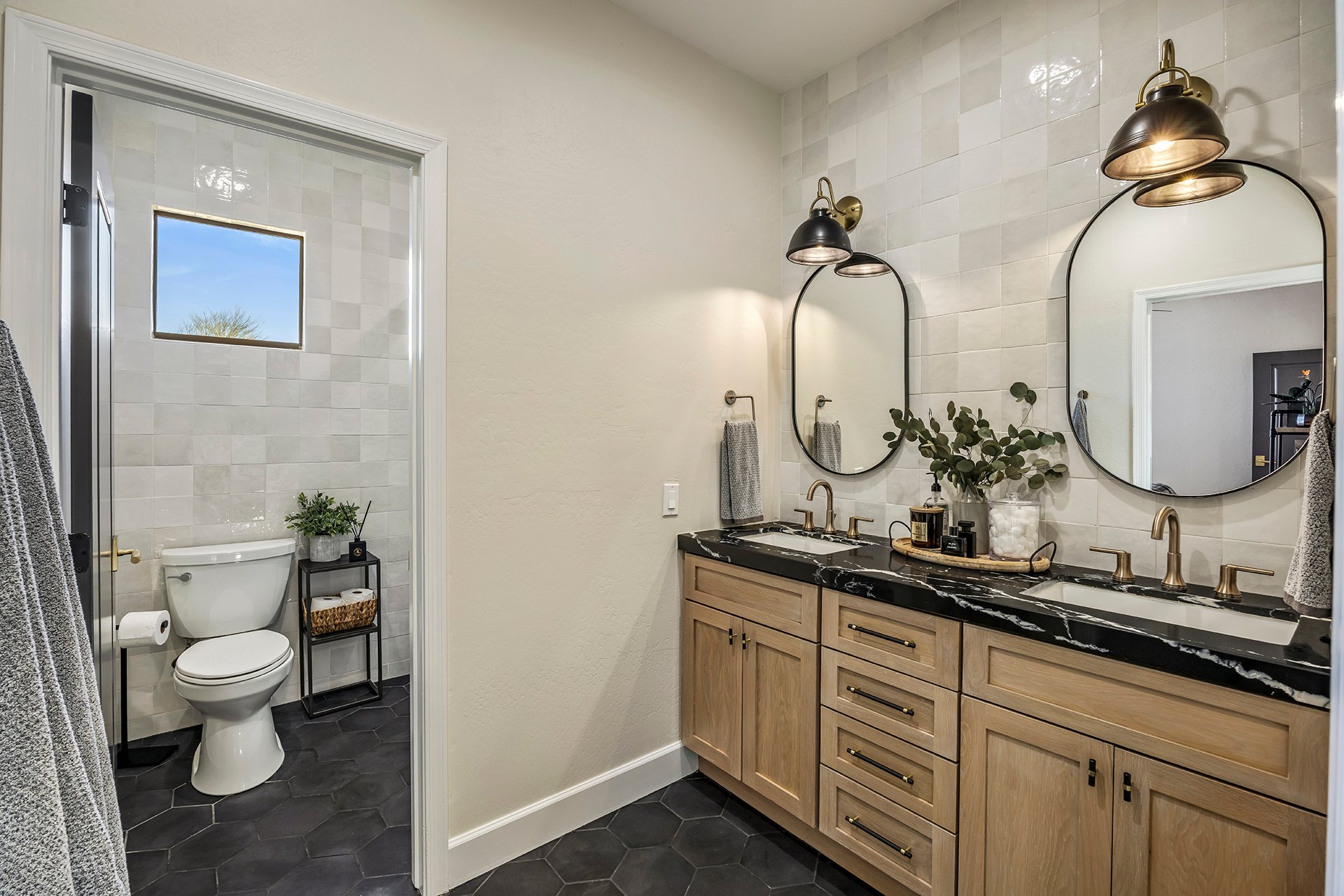 3980 E NAVIGATOR Lane