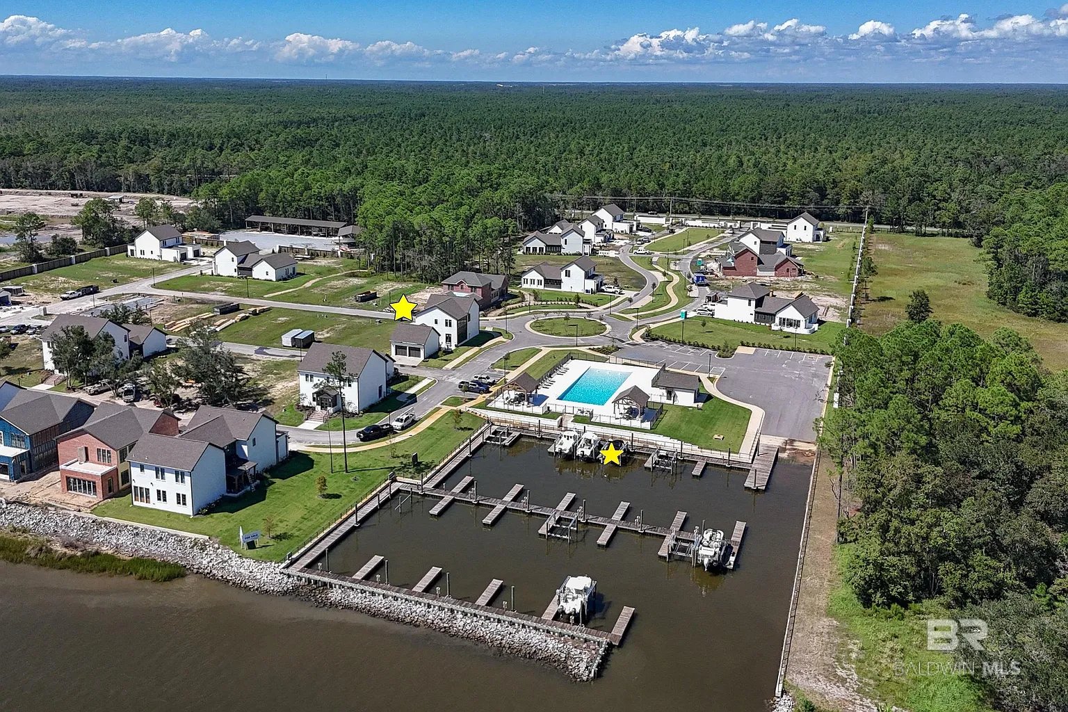 902 Inlet Cir