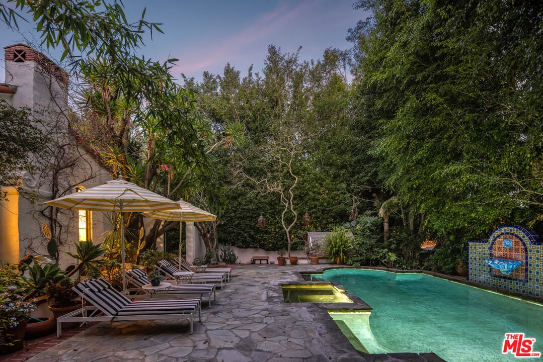 Sunset Vale Ave, 90069