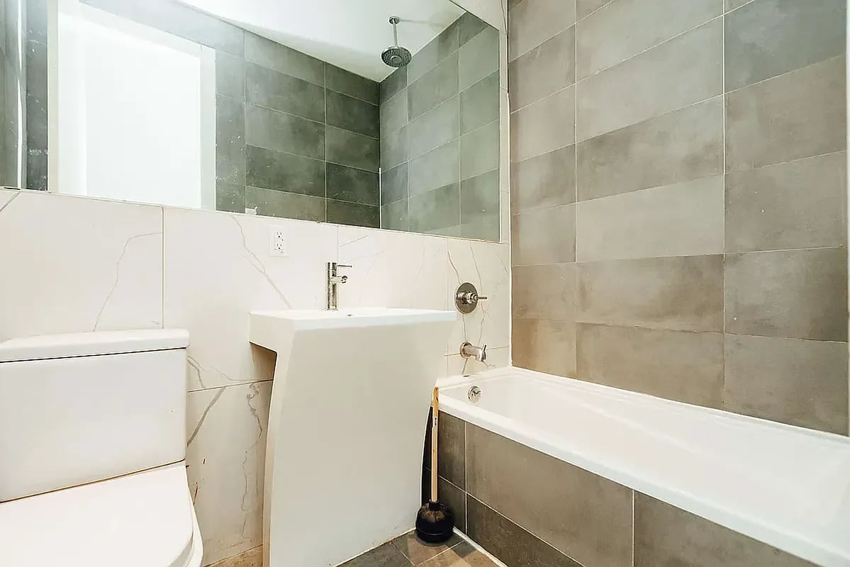 184 Suydam St 2R