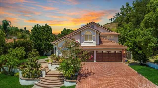 25481 Nottingham Court