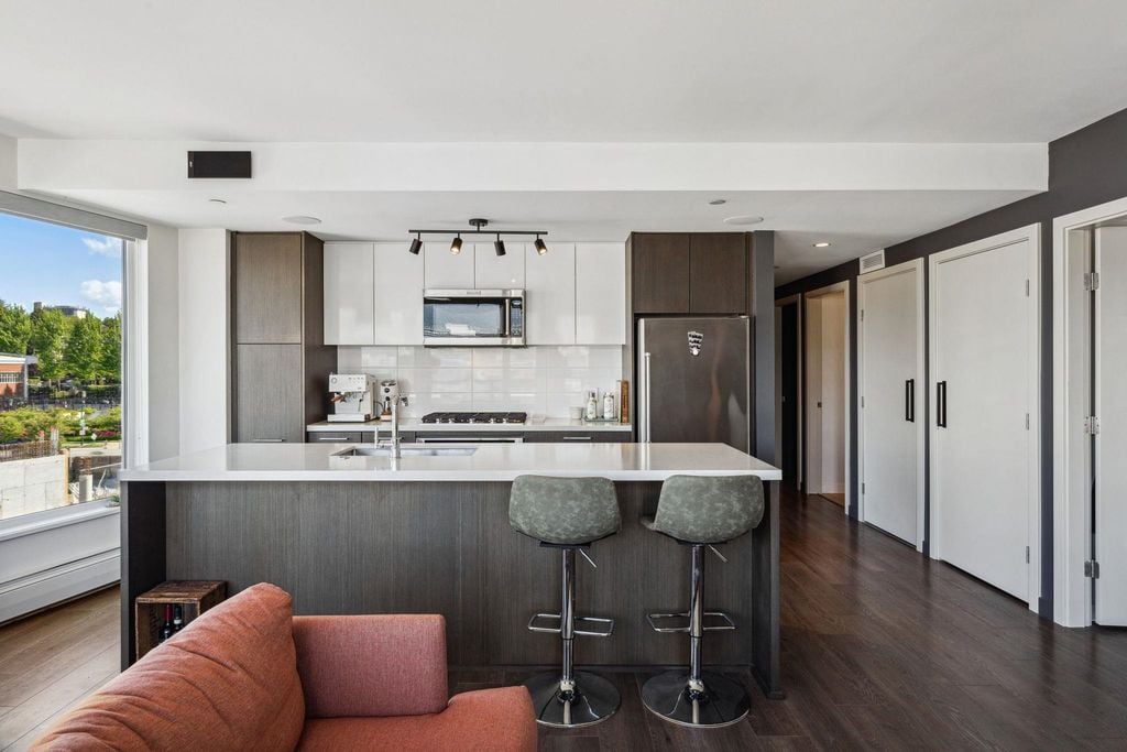 384 E 1st Ave, #615
