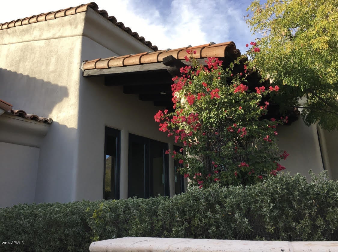 9810 E Thompson Peak Pkwy 803