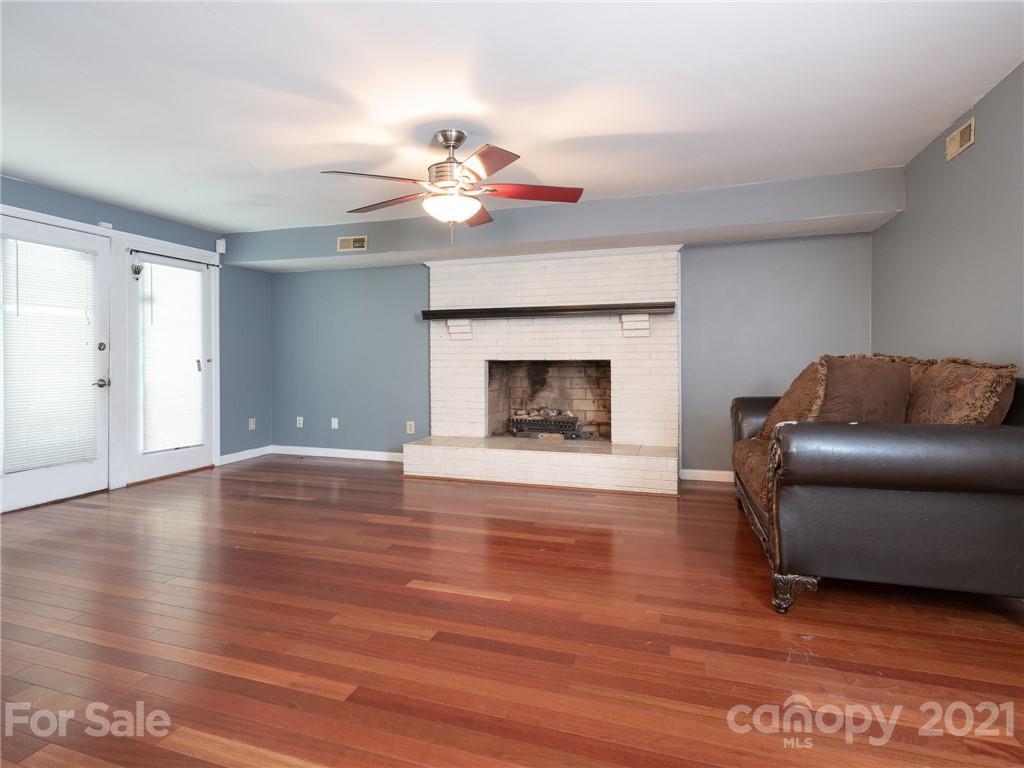 4520 Gaynelle Dr