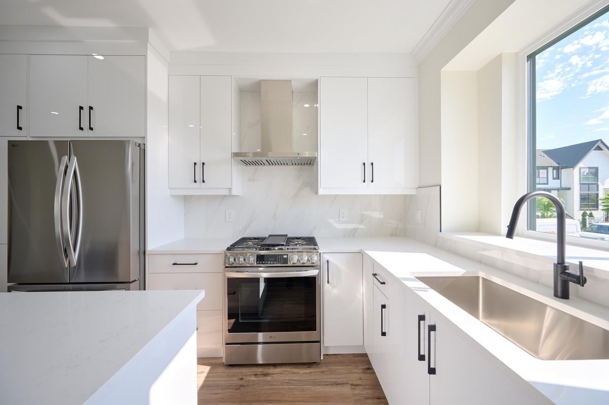 25-1115 Roma Ave