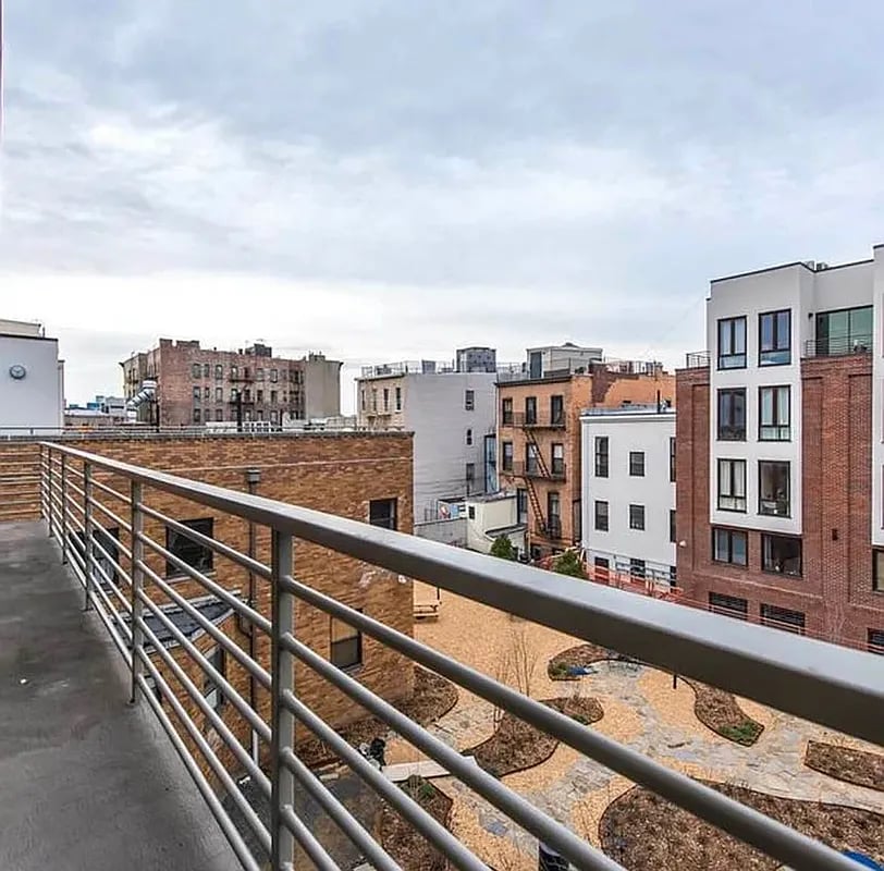 185 Leonard St 3E