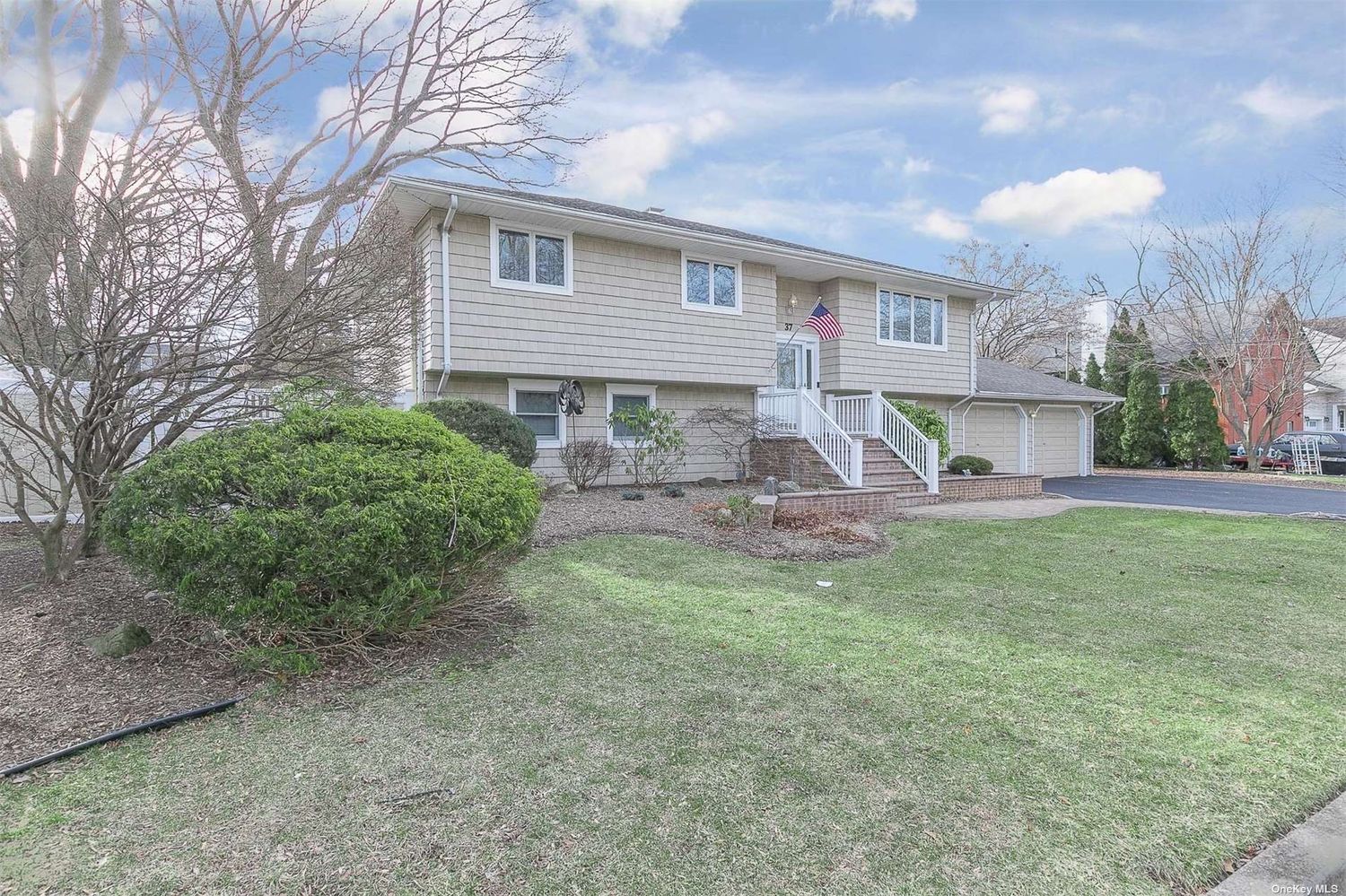 37 Laurel Rd