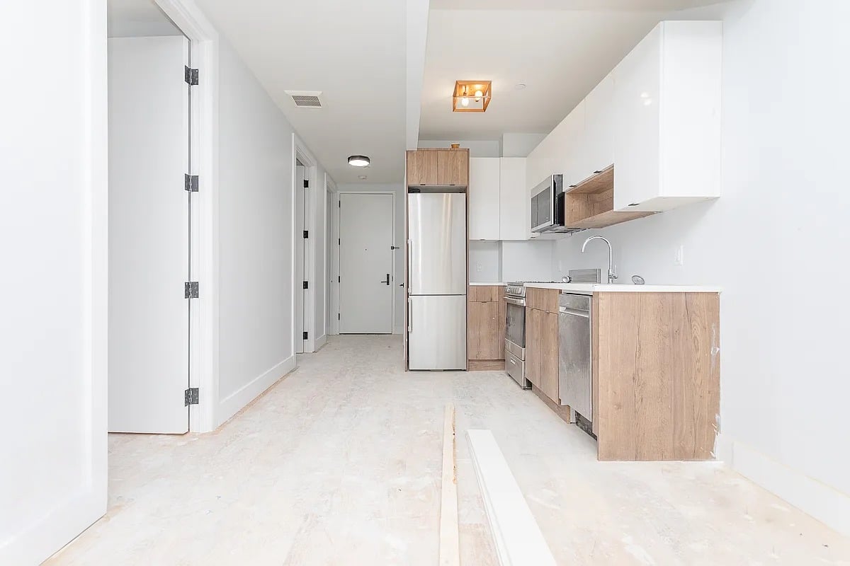 771 Lexington Ave 2F