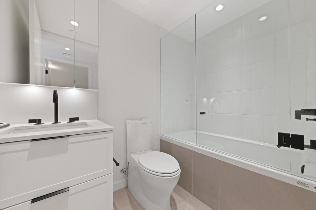 2115 Guelph St