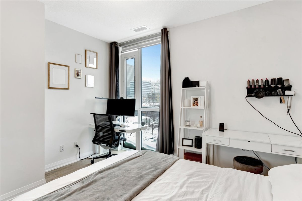 #310 - 101 Erskine Avenue