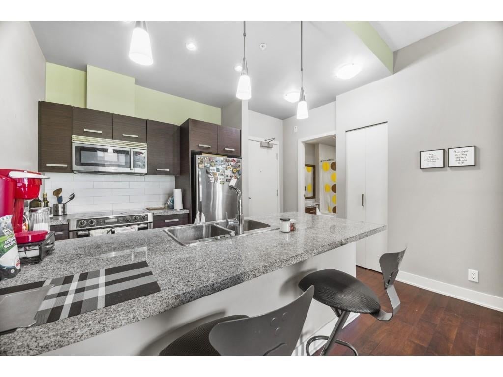 401-2957 Glen Dr