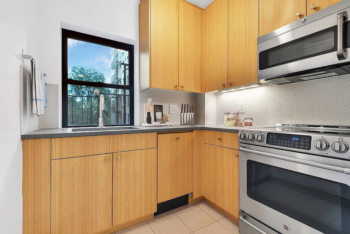 90 8th Ave #2A