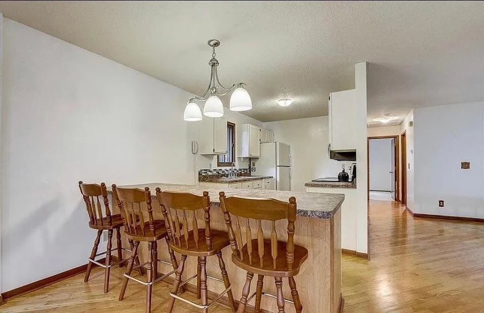 4626 Lenore Ln