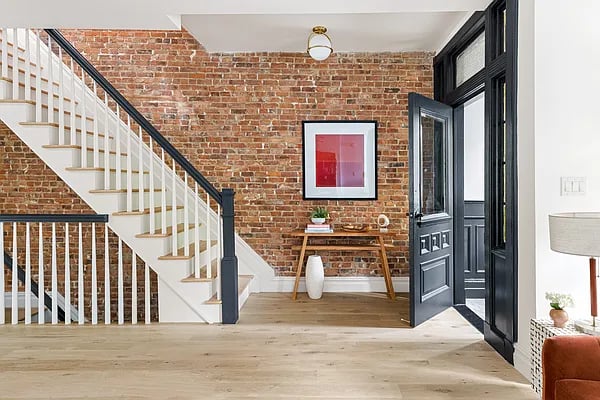 652B 1/2 Lafayette Avenue