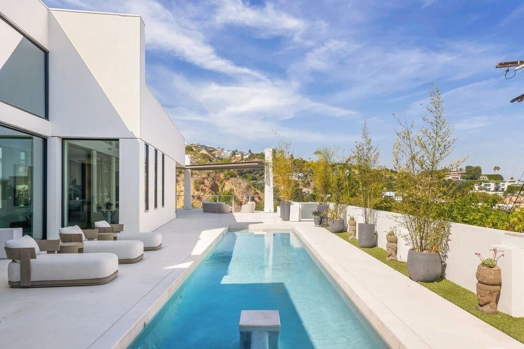 Monarch Crest, Sierra Mar Pl, 90069