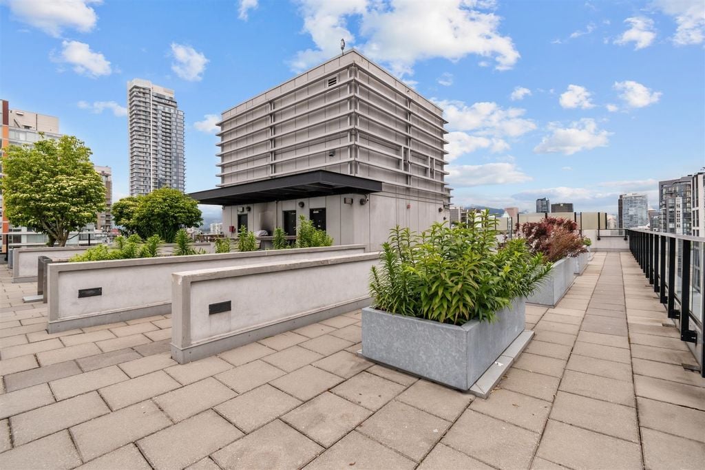1325 Rolston St, #2305