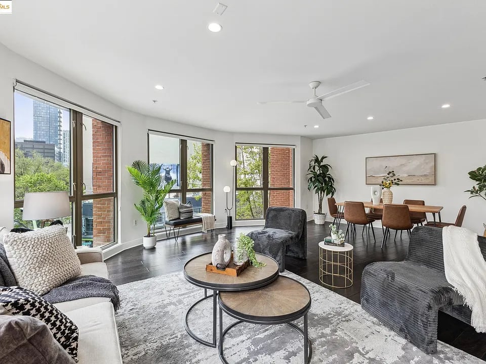 438 W Grand Ave APT 420