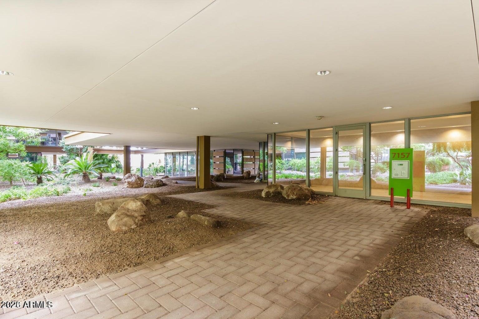 7157 E Rancho Vista Dr, #2001
