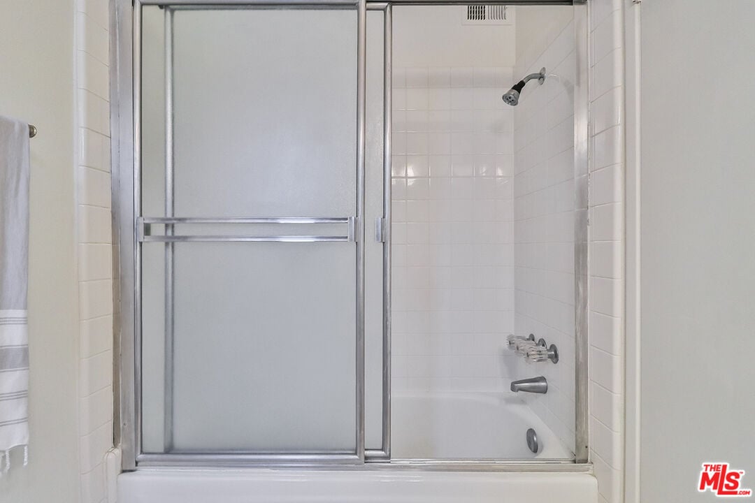 18100 Burbank Blvd Unit 19