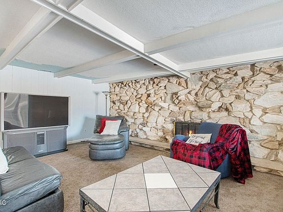 12507 Terry Ave, Wayland, MI 49348