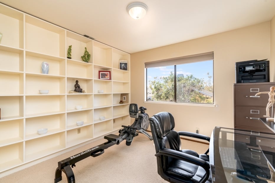 111 Sherwood Ln