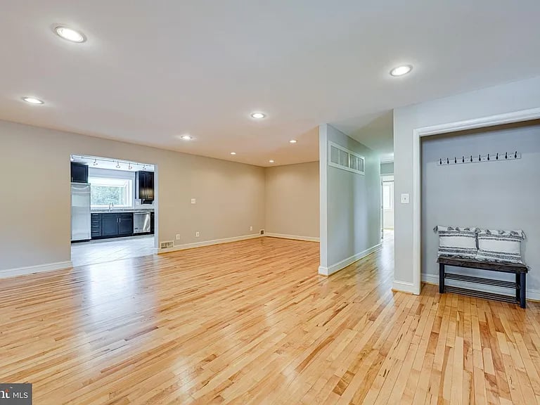 300 Branch Rd SE
