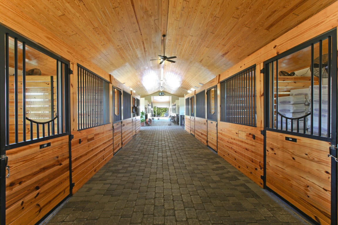 13770 Quarter Horse Trl