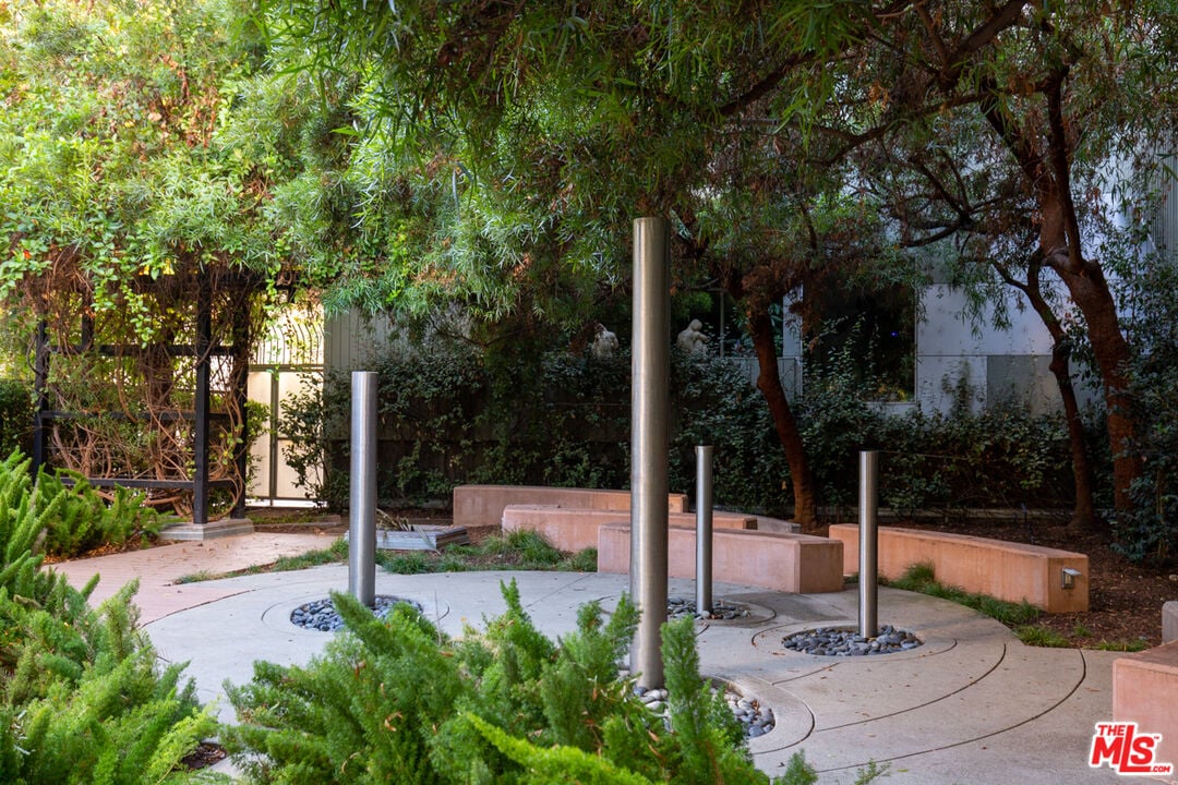 1351 Havenhurst Dr Unit: 203