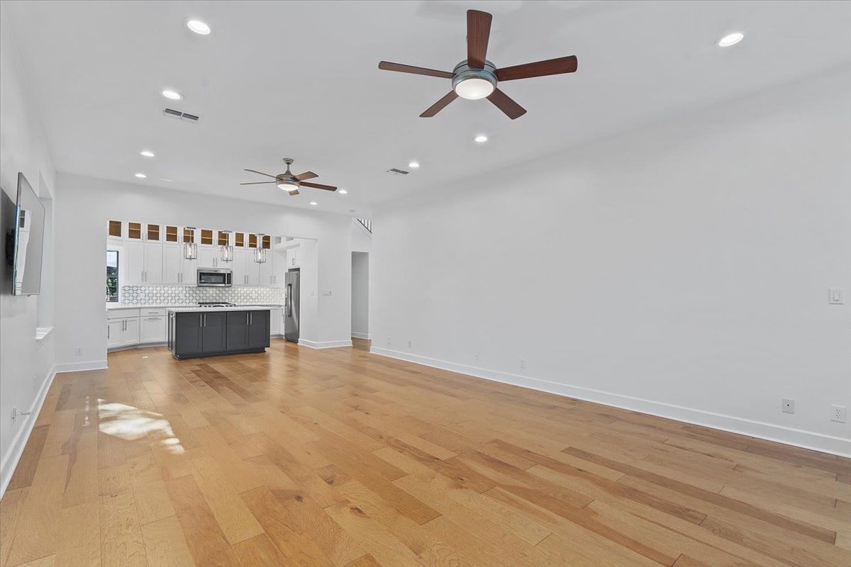 2610 Del Curto Road 2