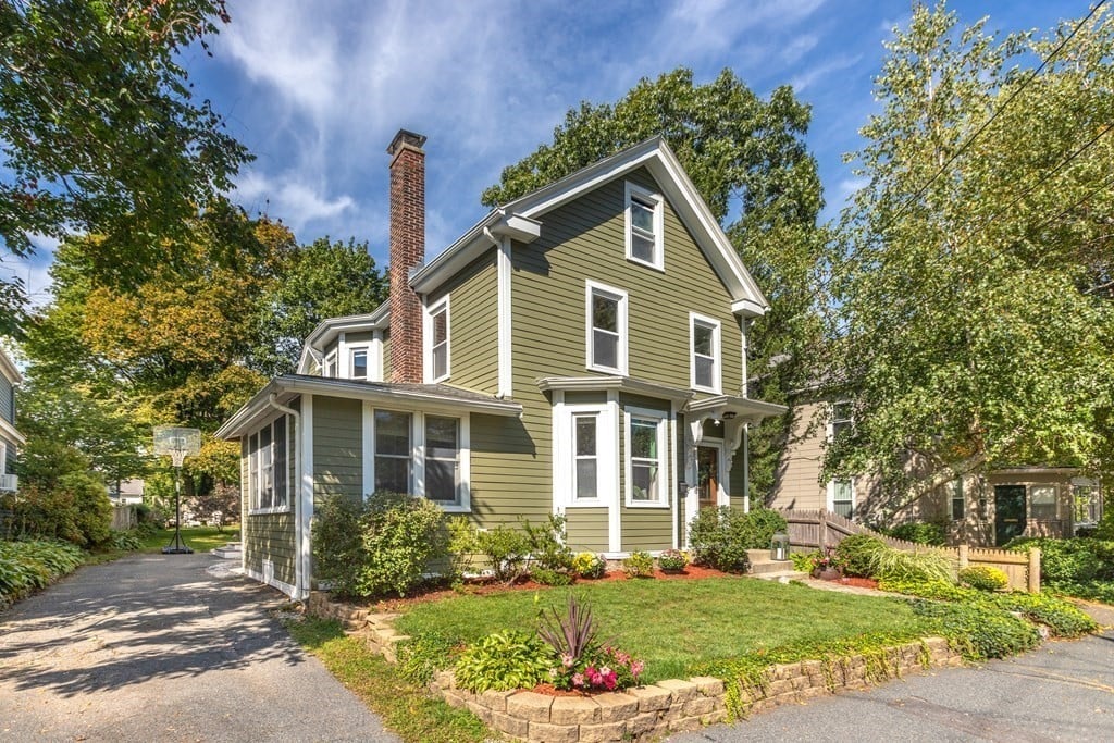35 Brooks Ave