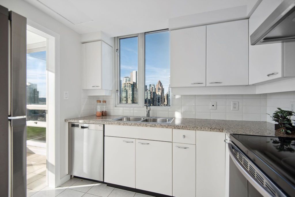 1201 Marinaside Cres, #2101