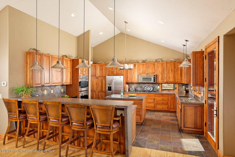 725 Spring Park Ridge Rd