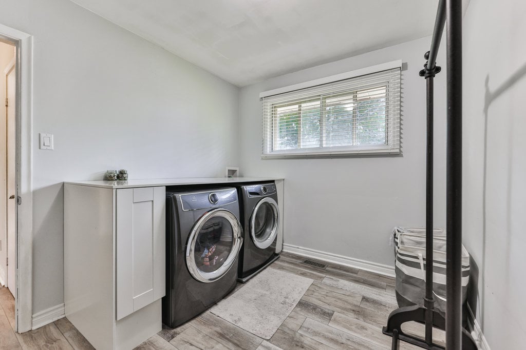 419 Erindale Drive, Burlington 