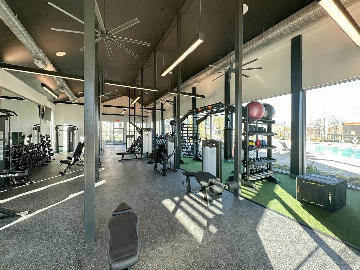 1 month free in an amazing 1/1 apartment home in Round Rock!