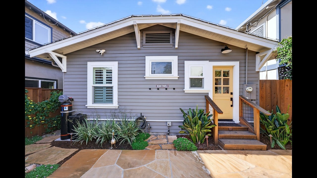 425 Riverview Ave in Capitola | Margaret Julien
