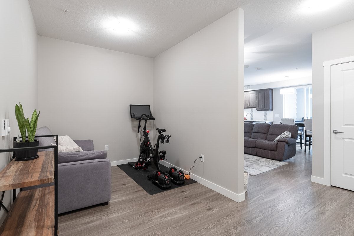 208-20826 72 Ave