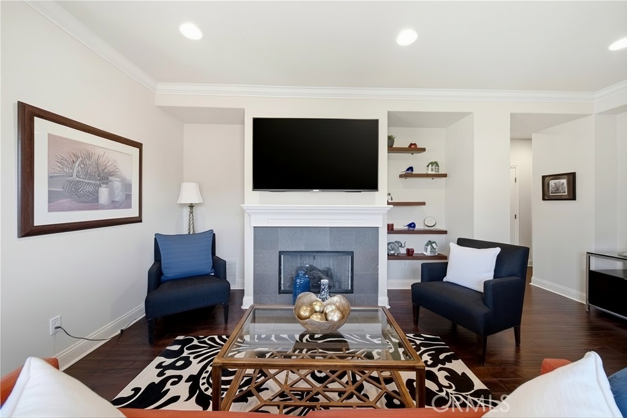 2454 Oswego #301