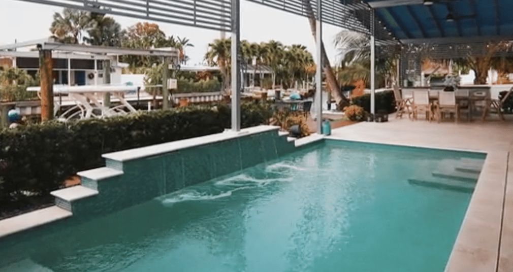 1820 Holiday Ln, Naples