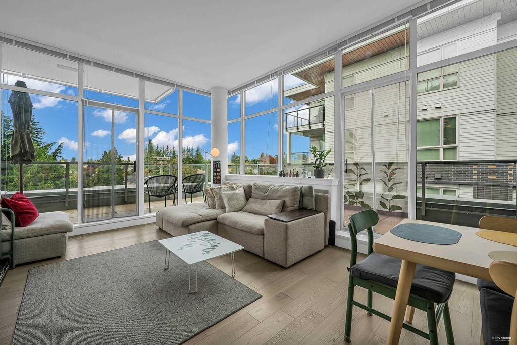 6733 Cambie St, #501