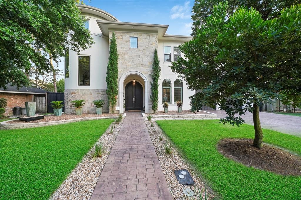 11313 Surrey Oaks Ln