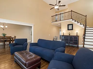 1009 Cascadeway Dr